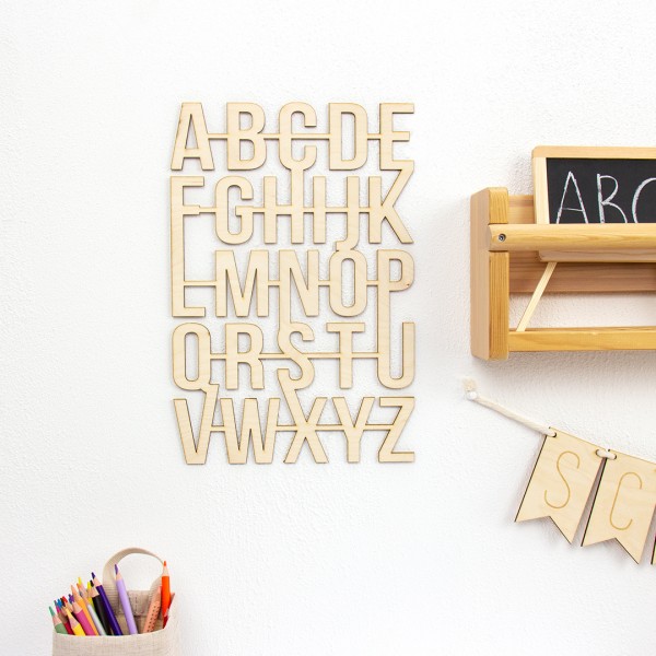 Alphabet aus Holz als Wanddeko