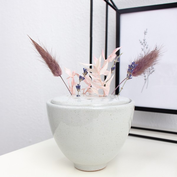 Blumenschale Keramik | grau dekoriert mit Trockenblumen