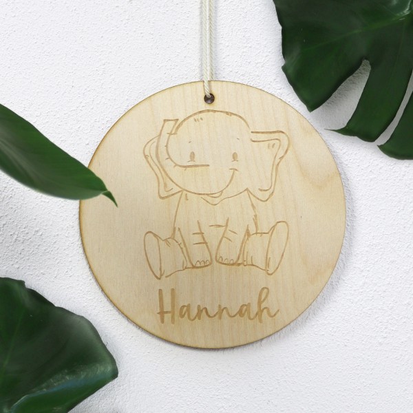 Holzschild Elefant mit Wunschnamen und Pflanzendeko