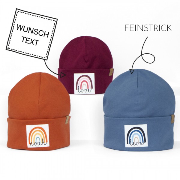 Feinstrick Mütze mit Regenbogen und Wunschtext in rot, orange oder blau