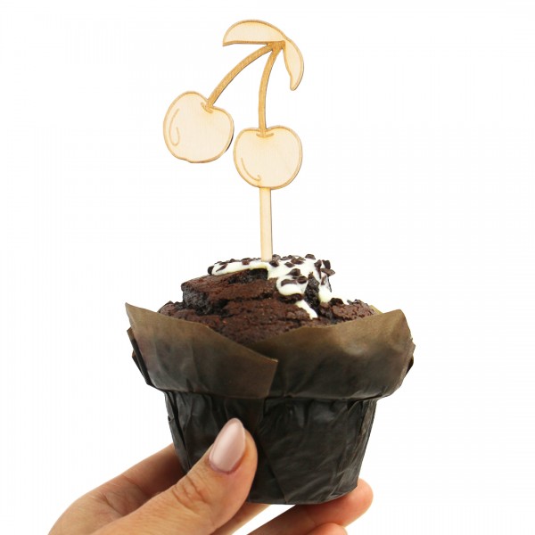 Cake Topper Kirsche aus Holz auf Muffin