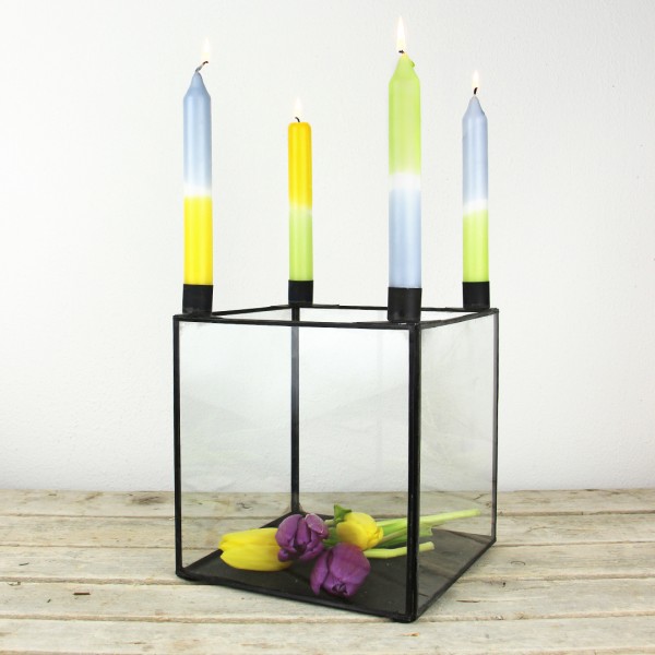 Glas mit Kerzenhalter in schwarz aus Metall mit Dip-Dye Kerzen und Deko