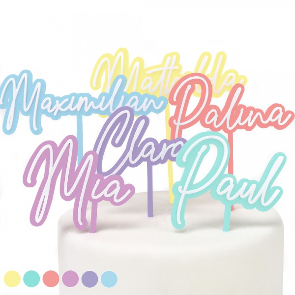 Acryl-Cake Topper in verschiedenen Pastell-Farben auf einer Fondant-Torte